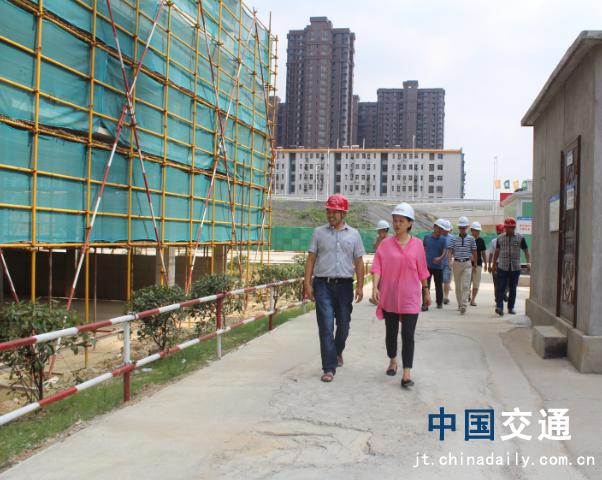 南昌市質(zhì)監(jiān)站領(lǐng)導(dǎo)蒞臨象湖隧道、九洲高架安置房項目檢查指導(dǎo)工作