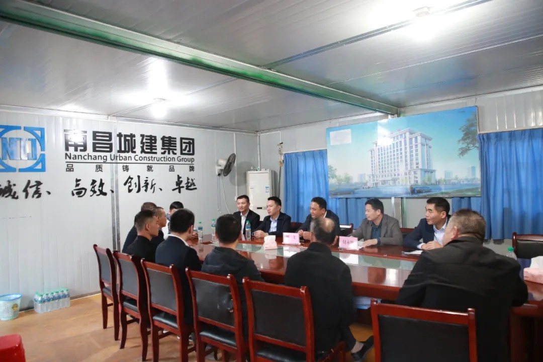 南昌城投集團人武部開展傳承軍人精神，做集團建設(shè)發(fā)展的“排頭兵”座談會